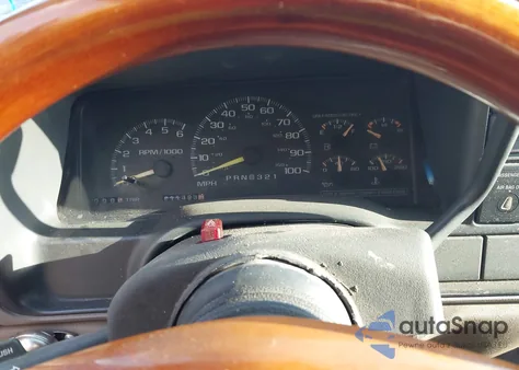 1998 Chevrolet C1500 Fleetside из США, поврежденный, VIN 2GCEC19R3W1206821